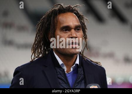 Turin, Italie, 7 octobre 2021.Christian Karembeu, ancien joueur international de France, avant le match de l'UEFA Nations League au stade Juventus, à Turin.Le crédit photo devrait se lire: Jonathan Moscrop / Sportimage Banque D'Images