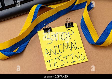 Légende du texte présentant Stop Animal Testing, Business Approach mettez fin à l'expérimentation animale ou à la recherche de plusieurs assortis Collection Office St Banque D'Images