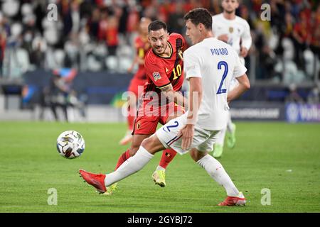 Turin, Italie.07e octobre 2021.Benjamin Pavard de France et Eden Hazard de Belgique lors du match de football semi-final de la Ligue des Nations de l'UEFA entre la Belgique et la France au stade Juventus de Turin (Italie), le 7 octobre 2021.Photo Andrea Staccioli/Insidefoto crédit: Insidefoto srl/Alamy Live News Banque D'Images