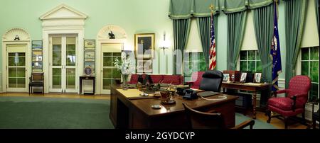 KANSAS CITY, ÉTATS-UNIS - 31 mars 2014 : un cliché panoramique du bureau ovale de Truman dans la bibliothèque présidentielle et le musée Harry S. Truman de la Maison Blanche․ Banque D'Images