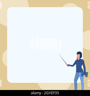 Une dame tient le carnet tout en pointant le bâton dans un tableau blanc vierge. Banque D'Images
