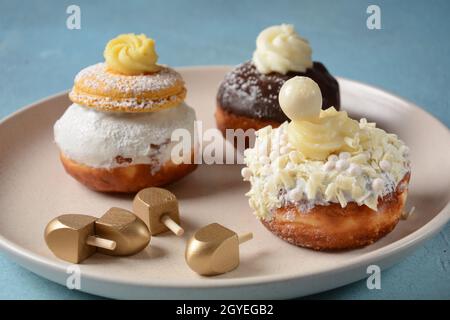 Beignets savoureux. Concept de célébration Hannukah. Banque D'Images