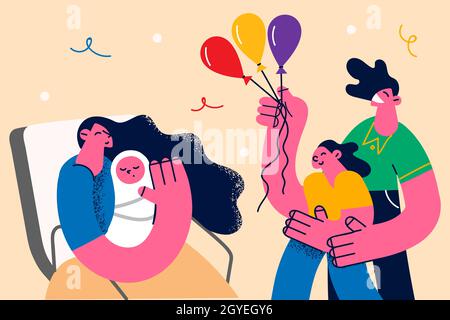 Concept de membre de la famille du nouveau-né.Famille heureuse mère père et fille saluant nouveau membre tout-petit bébé dans les mains des mères avec ballon coloré Banque D'Images