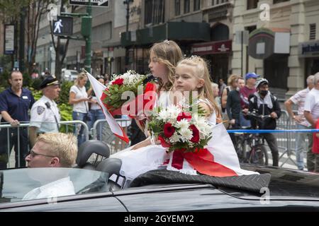 Le défilé de la journée de Pulaski est un défilé qui a lieu chaque année depuis 1936[1] sur la Cinquième Avenue à New York pour commémorer Kazimierz Pulaski, un héros polonais de la guerre d'indépendance américaine.Elle est devenue l'expression de divers aspects de la culture polonaise.C'est l'une des plus grandes défilés annuels de New York.Le défilé de 2021 a été l'un des premiers défilés de New York à reprendre depuis le début de la pandémie de Covid-19. Banque D'Images