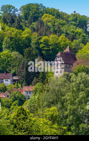 Paysage ensoleillé, dont un petit château autour de Buchenbach à Hohenlohe, Allemagne Banque D'Images