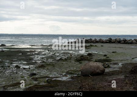 Vue sur la mer des baltes depuis le village allemand Timmendorf à l'automne Banque D'Images