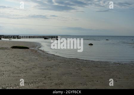 Vue sur la mer des baltes depuis le village allemand Timmendorf à l'automne Banque D'Images