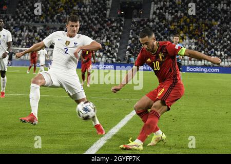 Eden Hazard (Belgique)Benjamin Pavard (France) lors du match de l'UEFA 'Ligue des Nations 2020-2021' entre la Belgique 2-3 France au stade Juventus le 7 octobre 2021 à Turin, Italie.Credit: Maurizio Borsari/AFLO/Alay Live News Banque D'Images