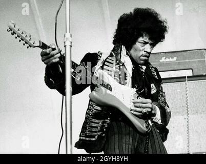Jimi Hendrix au parc d'attractions Gröna Lund à Stockholm, Suède, 24 mai 1967.Photographe original inconnu. Banque D'Images
