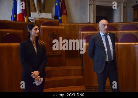 Rome, Italie.08 octobre 2021.Virginia Raggi et Enrico Michetti crédit: Agence de photo indépendante/Alamy Live News Banque D'Images