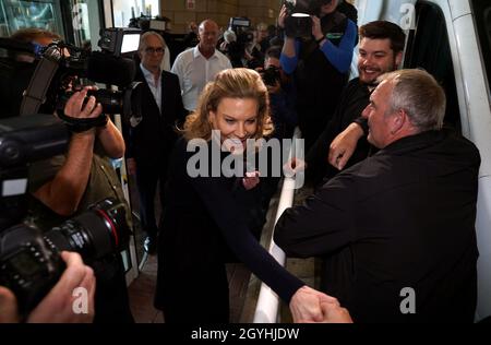 Le financier Amanda Staveley arrive à St James' Park, Newcastle.La fin de l'ère Mike Ashley a suscité des célébrations et des controverses dans une mesure égale, les nouveaux propriétaires de Newcastle ayant ciblé des trophées tandis que les groupes de défense des droits de l'homme les ont accusés de violations des droits de l'homme.Date de la photo: Vendredi 8 octobre 2021. Banque D'Images