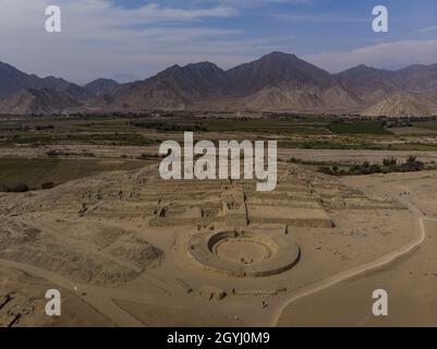 Vue aérienne de la Cité Sacrée de Caral Banque D'Images