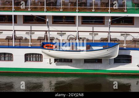 Dresde, Saxe, Allemagne: Le bateau à aubes historique LEIPZIG a amarré au stade de l'atterrissage sur Terrassenufer. Banque D'Images