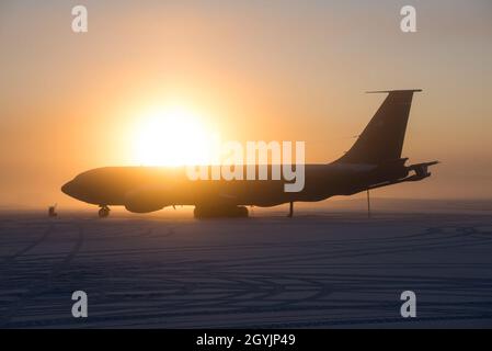 La ligne de vol semble et se sent de façon très externe lorsque la température tombe à -42ºF dans l'intérieur de l'Alaska, base aérienne d'Eielson, le 9 janvier 2020.Debout sur l'alerte 24/7/365, les aviateurs de la 168e Escadre sont toujours prêts dans les conditions météorologiques les plus difficiles que l'intérieur de l'Alaska peut leur jeter.(É.-U.Photo de la Garde nationale aérienne par le sergent d'état-major.Adam Keele) Banque D'Images