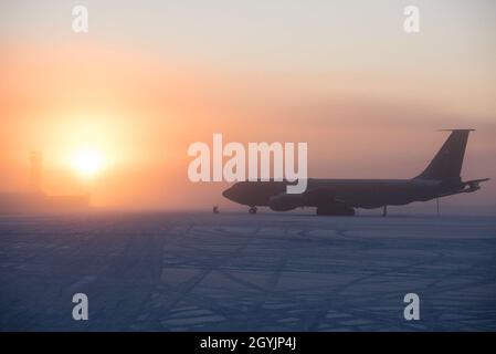 La ligne de vol semble et se sent de façon très externe lorsque la température tombe à -42ºF dans l'intérieur de l'Alaska, base aérienne d'Eielson, le 9 janvier 2020.Debout sur l'alerte 24/7/365, les aviateurs de la 168e Escadre sont toujours prêts dans les conditions météorologiques les plus difficiles que l'intérieur de l'Alaska peut leur jeter.(É.-U.Photo de la Garde nationale aérienne par le sergent d'état-major.Adam Keele) Banque D'Images