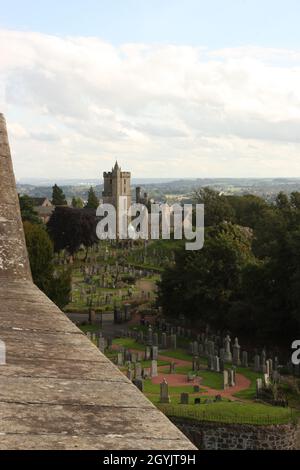 Église du Saint-rude, et cimetière vu du château de Stirling, Stirling, Écosse, Royaume-Uni Banque D'Images