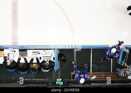 Une vue générale des joueurs islandais dans la zone de pénalité lors du match de pré-qualification des femmes de la deuxième ronde de qualification des Jeux Olympiques de Beijing 2022 au Motorpoint Arena, Nottingham. Banque D'Images