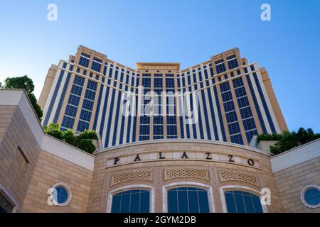 Las Vegas, NV, Etats-Unis – 8 juin 2021 : vue extérieure du Palazzo Hotel and Casino situé à Las Vegas, Nevada. Banque D'Images