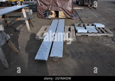Parc régional de réparation de Black Rock Lock au district de Buffalo le 29 janvier 2020.Les travailleurs de la réparation remplacent les composants endommagés des portes de verrouillage et réparent des parties des portes de verrouillage par de l'équipement de soudage. Banque D'Images