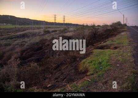 La végétation brûlée peut être vue près des routes Cristianitos et Basilone à bord du camp de base du corps des Marines Pendleton, Californie, le 30 janvier 2020.Le service des incendies du camp Pendleton et l'autorité des incendies du comté d'Orange ont répondu aux deux incendies de broussailles pendant la nuit.Les incendies ont brûlé environ un hectare et provoqué des ralentissements le long de l'Interstate Highway 5.(É.-U.Photo du corps marin par Cpl.Dylan Chagnon) Banque D'Images