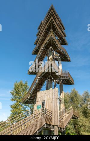 Tour d'observation panoramique 'Tour de sapin blanc' dans le jardin des deux rives de Kehl.Allemagne. Banque D'Images