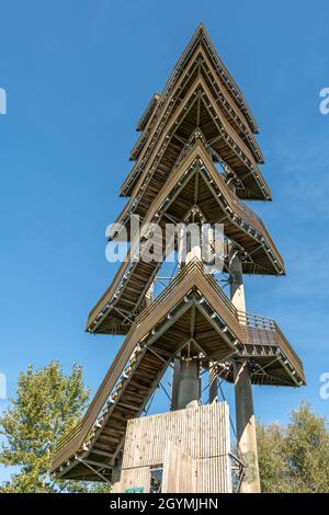 Tour d'observation panoramique 'Tour de sapin blanc' dans le jardin des deux rives de Kehl.Allemagne. Banque D'Images