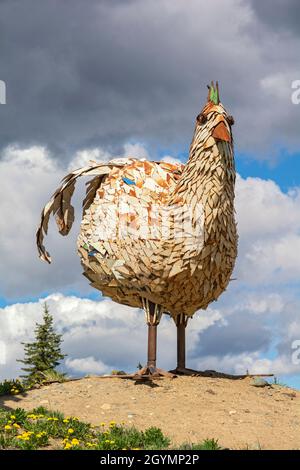 États-Unis, Alaska, poulet, sculpture métallique Banque D'Images