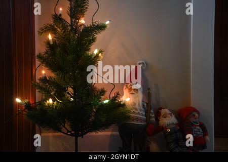 Copenhague, Danemark.,24 décembre 2018 /la veille de Noël avec des baptêmes légers treet présent dans les célébrations des baptêmes de la famille danoise.,(Photo..Francis Joseph Dean/Dean Pictures) Banque D'Images