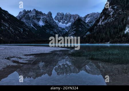 Lago di Landro, Toblach, Tyrol du Sud, Dolomites, Italie Banque D'Images