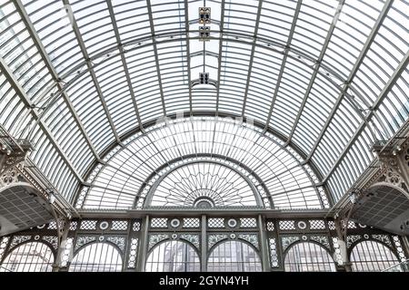 Intérieur du Paul Hamlyn Hall (Floral Hall) à l'Opéra Royal, Covent Garden, Londres, Royaume-Uni Banque D'Images