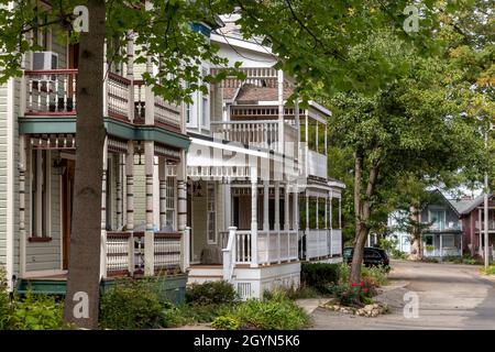 Chautauqua, New York - l'établissement Chautauqua.Le village dispose de nombreux hôtels, maisons de chambres et cottages privés disponibles à la location pendant les INS Banque D'Images