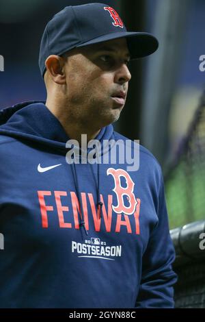 Saint-Pétersbourg, Floride.États-Unis; Alex Cora, directeur de Boston Red Sox, avant le match, avant la série des divisions de l'American League au Tropicana Field, jeudi Banque D'Images