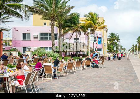 Hollywood Florida, North Broadwalk, promenade en plein air, tables, restaurants où manger Banque D'Images