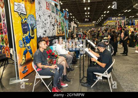 New York, États-Unis.08 octobre 2021.Atmosphère pendant la deuxième journée du Comic con 2021 de New York au Centre de congrès Jacob Javits.(Photo de Lev Radin/Pacific Press) crédit: Pacific Press Media production Corp./Alay Live News Banque D'Images