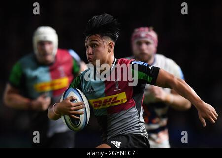 Stade Twickenham Stoop, Royaume-Uni.8 octobre 2021.Marcus Smith de Harlequins en action pendant le jeu Gallagher English Premiership entre Harlequins et Bristol Bears: Credit: Ashley Western/Alay Live News Banque D'Images