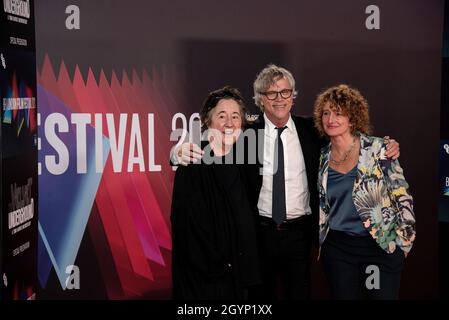 Londres, Royaume-Uni.08 octobre 2021.La productrice, Christine Vachon (L), le réalisateur Todd Haynes (C), et la directrice du festival BFI, Tricia Tuttle (R), assistent à la présentation spéciale souterraine de Velvet lors du 65e Festival du film de Londres BFI (British film Institute) au Southbank Centre Royal Festival Hall.(Photo de Loredana Sangiuliano/SOPA Imag/Sipa USA) crédit: SIPA USA/Alay Live News Banque D'Images