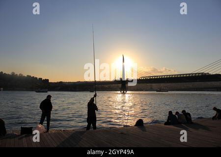 Eminönü,Istanbul,Turquie-septembre-Dimanche-2021: Connu sous le nom de 'Eminönü' en turc.Les peuples Banque D'Images