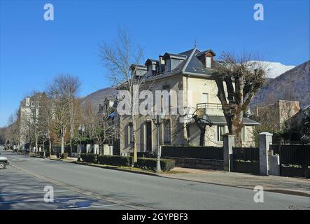 Centre historique de Bañeras de Luchón, également situé dans la haute-Garonne, dans la région midi-Pyrénées Banque D'Images