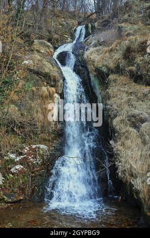 Cascade Sidonie est une cascade située à la périphérie de Bagnères de Luchon, dans les Pyrénées françaises, en midi-Pyrénées, en France Banque D'Images