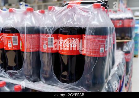 Volzhsky, Russie-septembre 21, 2021: Photo d'une bouteille classique en plastique de coca cola.Usage éditorial uniquement. Banque D'Images