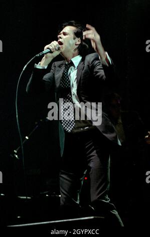 Milan Italie 2001-06-04: Nick Cave lors du concert au Palalido Banque D'Images