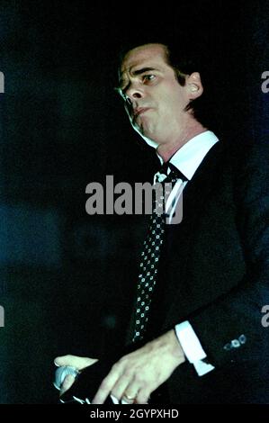 Milan Italie 2001-06-04: Nick Cave lors du concert au Palalido Banque D'Images