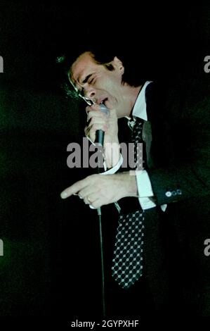 Milan Italie 2001-06-04: Nick Cave lors du concert au Palalido Banque D'Images