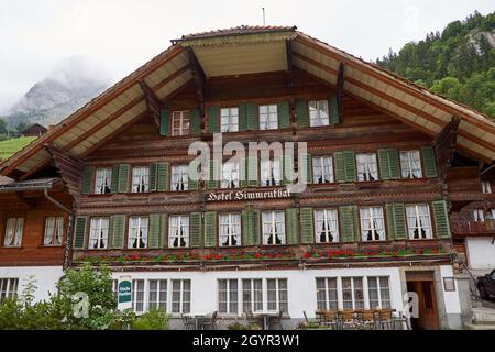 Bel hôtel et restaurant suisse historique à Boltigen, Simmental, Berner Oberland, Suisse Banque D'Images