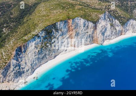 Plage isolée et cachée de Fteri dans l'île de Kefalonia, Grèce, Europe Banque D'Images