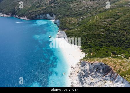 Plage isolée et cachée de Fteri dans l'île de Kefalonia, Grèce, Europe Banque D'Images