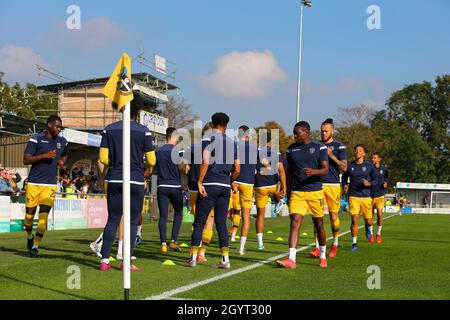 Stade communautaire VBS, Sutton, Londres.9 octobre 2021.EFL League 2 football, Sutton United versus Port Vale; Sutton United joueurs s'échauffe.Crédit : action plus Sports/Alamy Live News Banque D'Images