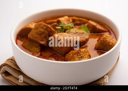 Besan Gatte Ki Sabzi ou Gatta Curry Recipe, menu rajasthani populaire pour le déjeuner ou le dîner Banque D'Images