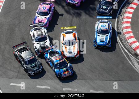 Nuremberg, Allemagne.09e octobre 2021.Nurnberg: DTM Norisring 2021, Nurnberg le 9 octobre 2021, (photo de Hoch Zwei) début, course 1, samedi 3 Kelvin van der Linde (RSA), Audi R8 GT3 LMS, Abt Sportsline 30 Liam Lawson (NZ), Ferrari 488 GT3, Red Bull Tauri AF Cors 22 Lucas Auer (AMG), Mercedes GT3, AMGMercedes AMG Team Winward 36 Arjun Maini (IND) Mercedes AMG GT3, GetSpeed Performance 57 Philip Ellis (SUI), Mercedes AMG GT3, Mercedes AMG Team Winward crédit: dpa/Alay Live News Banque D'Images