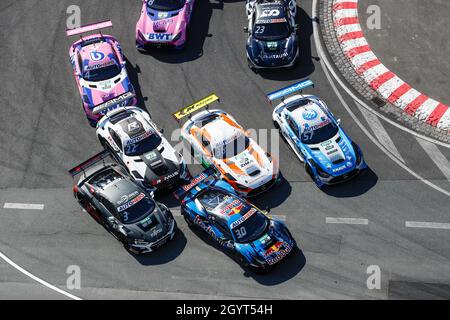 Nuremberg, Allemagne.09e octobre 2021.Nurnberg: DTM Norisring 2021, Nurnberg le 9 octobre 2021, (photo de Hoch Zwei) début, course 1, samedi 3 Kelvin van der Linde (RSA), Audi R8 GT3 LMS, Abt Sportsline 30 Liam Lawson (NZ), Ferrari 488 GT3, Red Bull Tauri AF Cors 22 Lucas Auer (AMG), Mercedes GT3, AMGMercedes AMG Team Winward 36 Arjun Maini (IND) Mercedes AMG GT3, GetSpeed Performance 57 Philip Ellis (SUI), Mercedes AMG GT3, Mercedes AMG Team Winward crédit: dpa/Alay Live News Banque D'Images